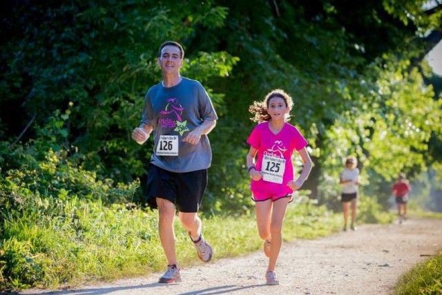Marcus and Emily Simon run the Father's Day 8k. Photo: Matthew Lehner