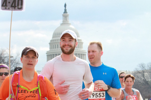 Erica Ferrell leads her 4:40 pace group at the 2014 Rock 'n' Roll USA Marathon. Photo: MarathonFoto