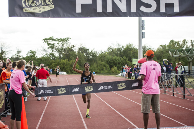 Fitsum Seyoum closes in on the senior boys race win at the DCXC Invitational. Photo: Marleen Van den Neste