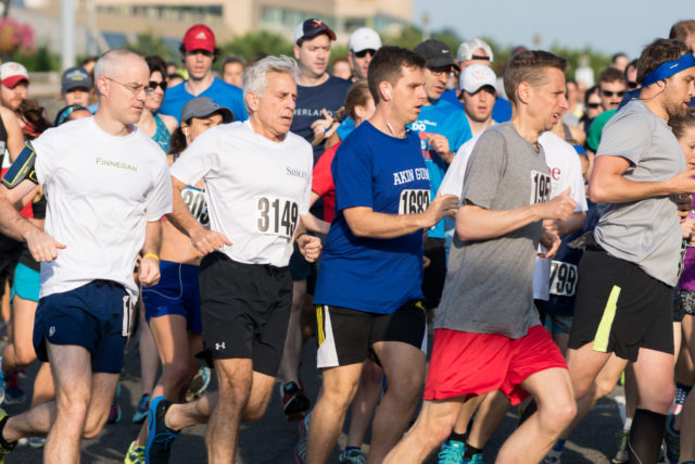 Runners at the 2016 Lawyers Have Heart 10k. Photo by Cheryl Young